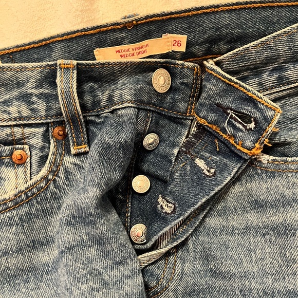 Levi Wedgie Straights - Picture 2 of 2